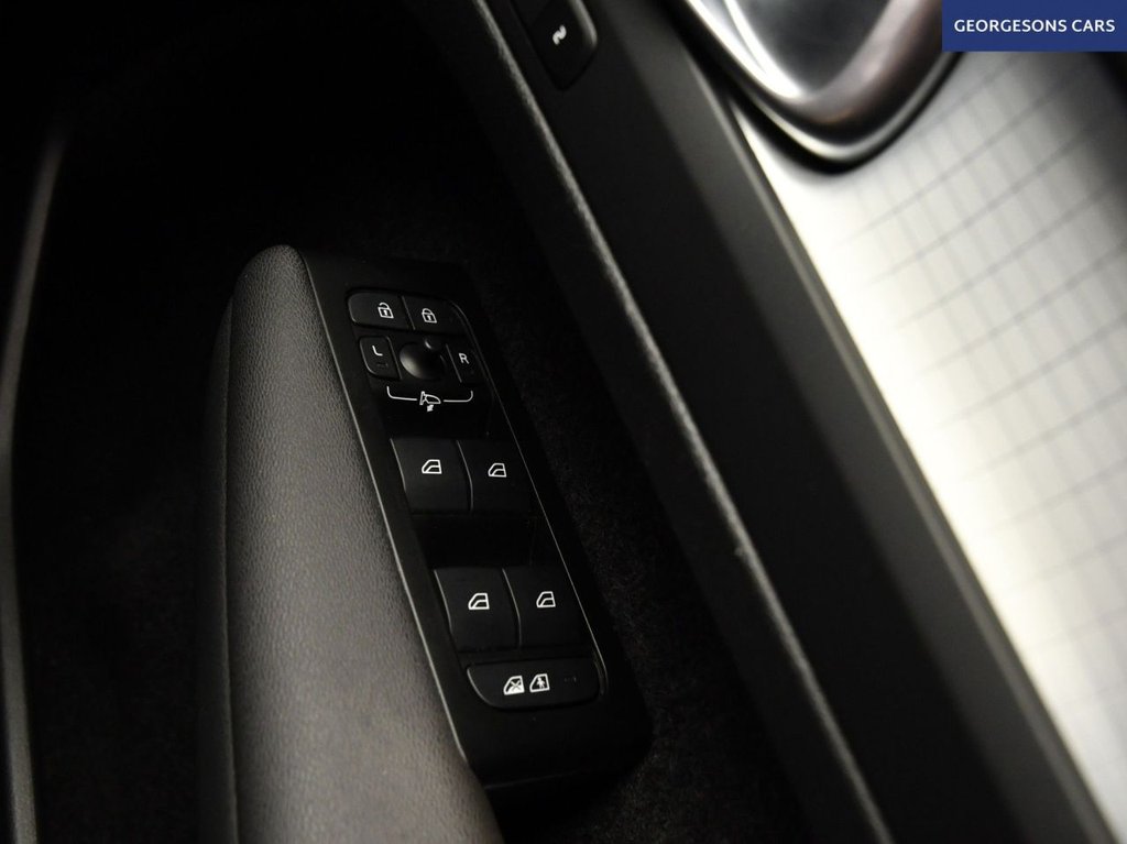 Used Volvo XC40 2021 for sale - 77110845: Photo 37