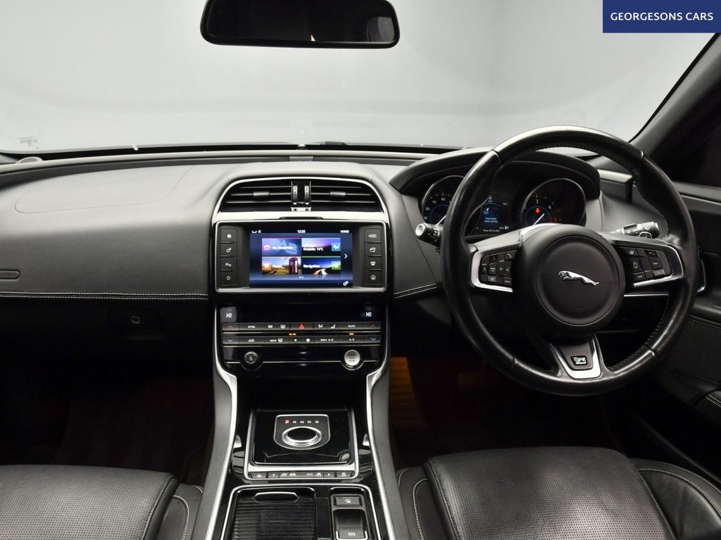 Used Jaguar XE 2017 for sale - 76973354: Photo 13