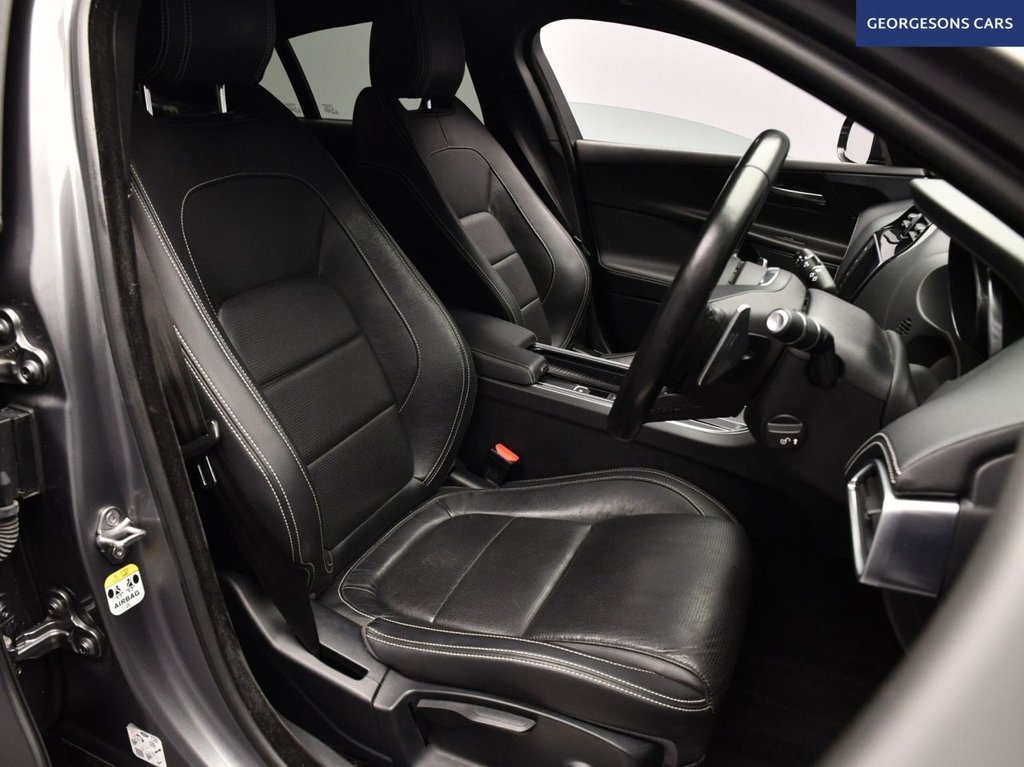 Used Jaguar XE 2017 for sale - 76973354: Photo 14