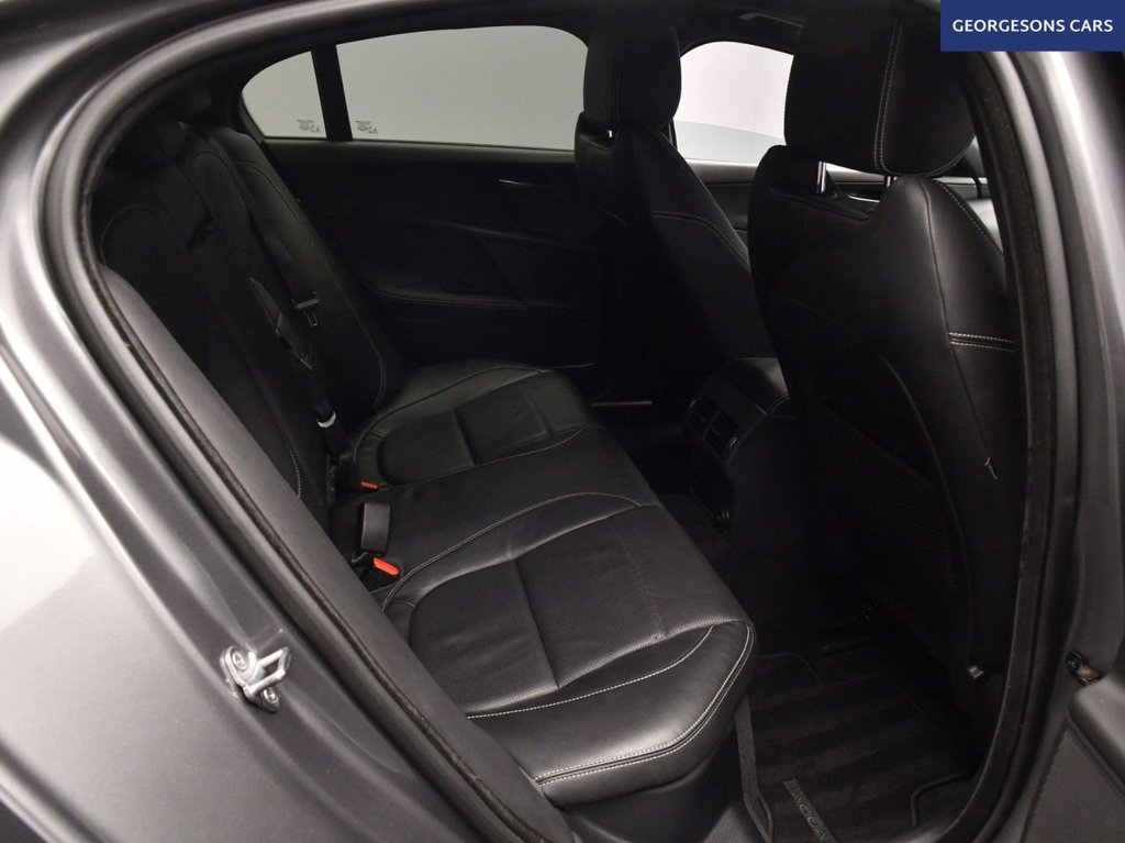 Used Jaguar XE 2017 for sale - 76973354: Photo 15