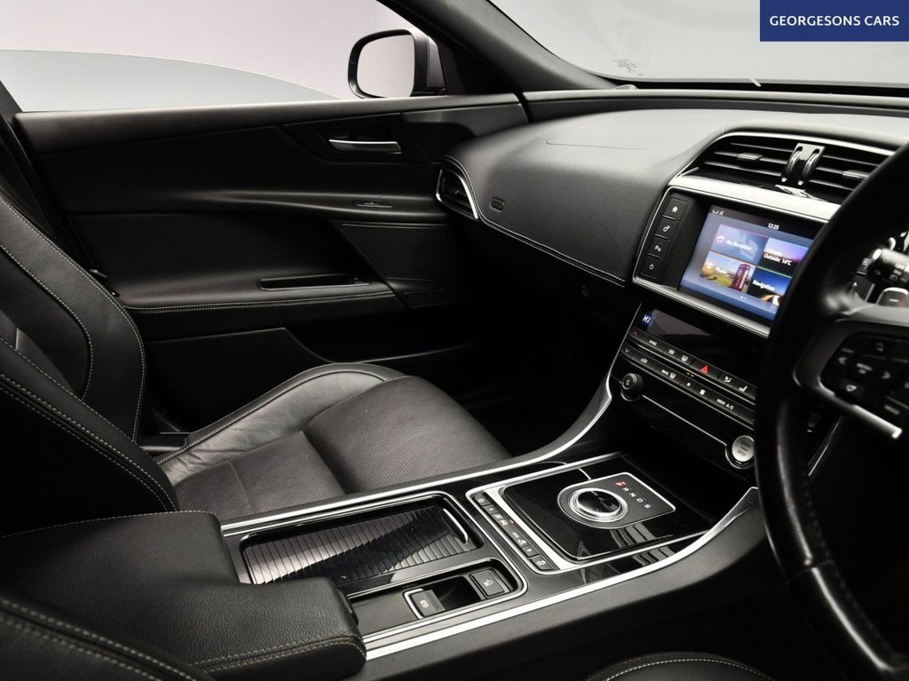 Used Jaguar XE 2017 for sale - 76973354: Photo 20