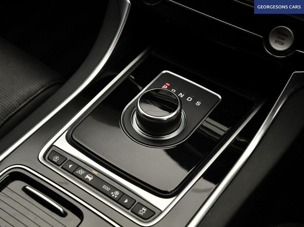 Used Jaguar XE 2017 for sale - 76973354: Photo 24