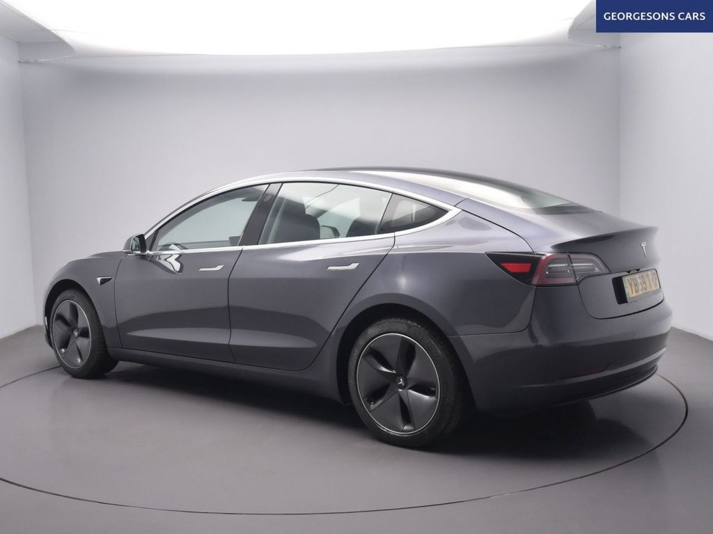 Used Tesla Model 3 2019 for sale - 76345352: Photo 2