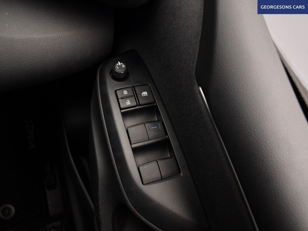 Used Toyota Yaris 2022 for sale - 77133090: Photo 33