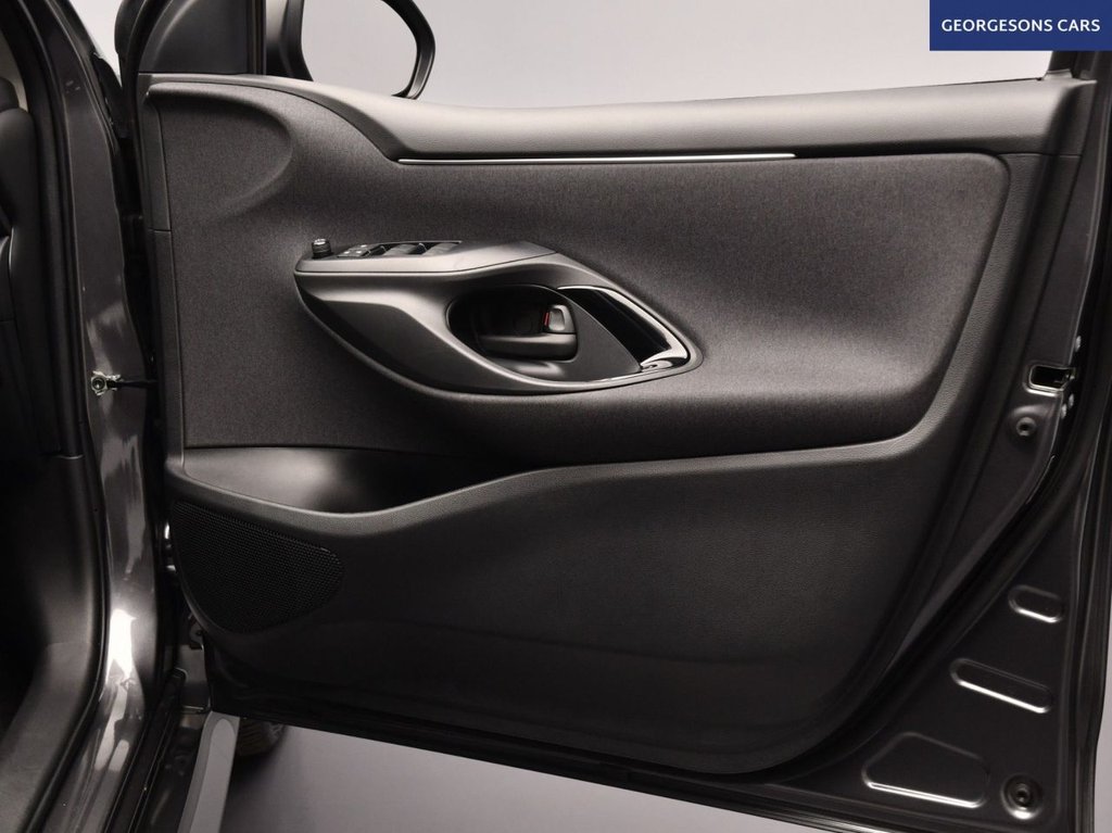 Used Toyota Yaris 2024 for sale - 77463710: Photo 19