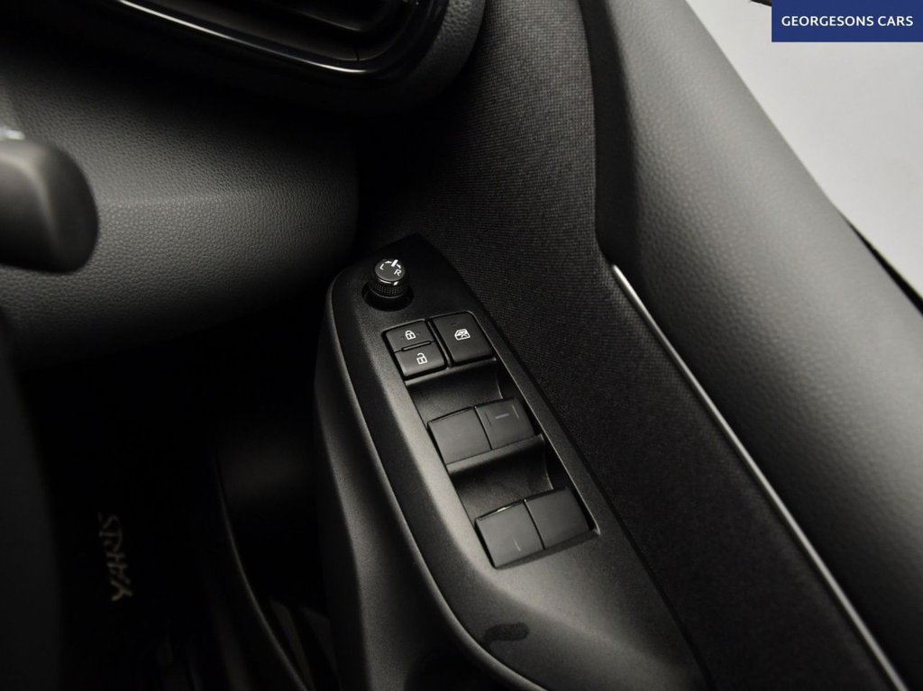 Used Toyota Yaris 2024 for sale - 77463710: Photo 32