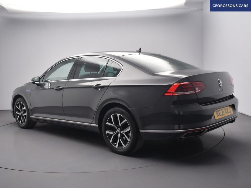 Used Volkswagen Passat 2021 for sale - 78017025: Photo 2