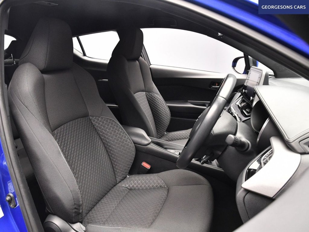 Used Toyota C-HR 2022 for sale - 76654531: Photo 11