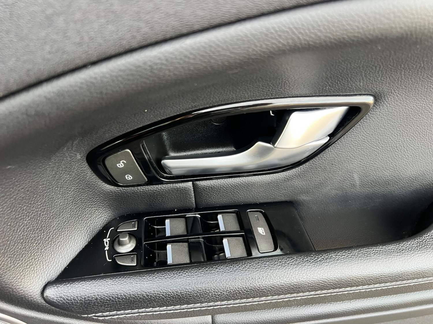 Used Land Rover Range Rover Evoque 2017 for sale - 76561489: Photo 33