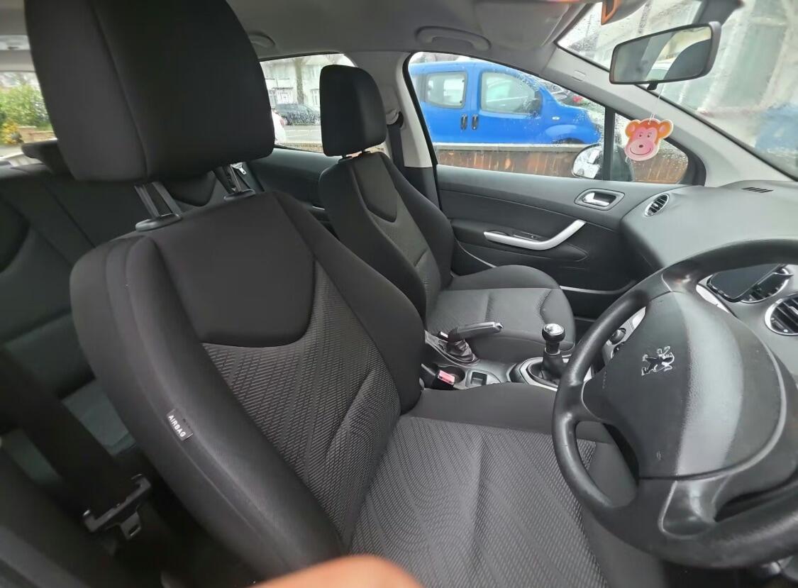 Used Peugeot 308 2010 for sale - 76912992: Photo 6