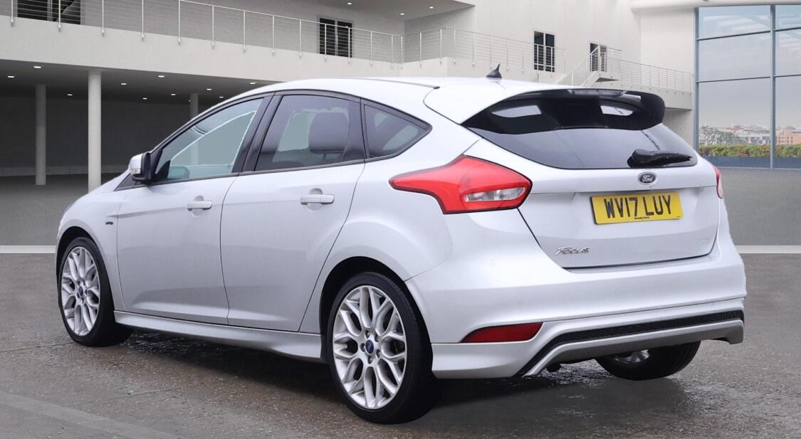 Used Ford Focus 2017 for sale - 76441028: Photo 3