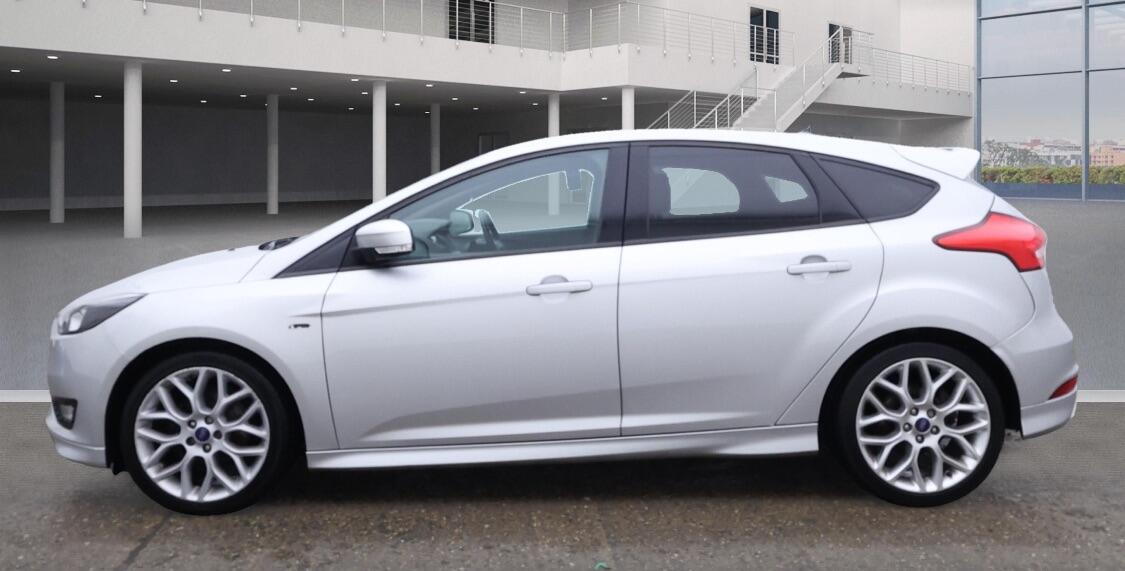 Used Ford Focus 2017 for sale - 76441028: Photo 4