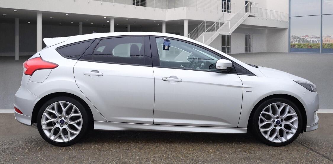 Used Ford Focus 2017 for sale - 76441028: Photo 5