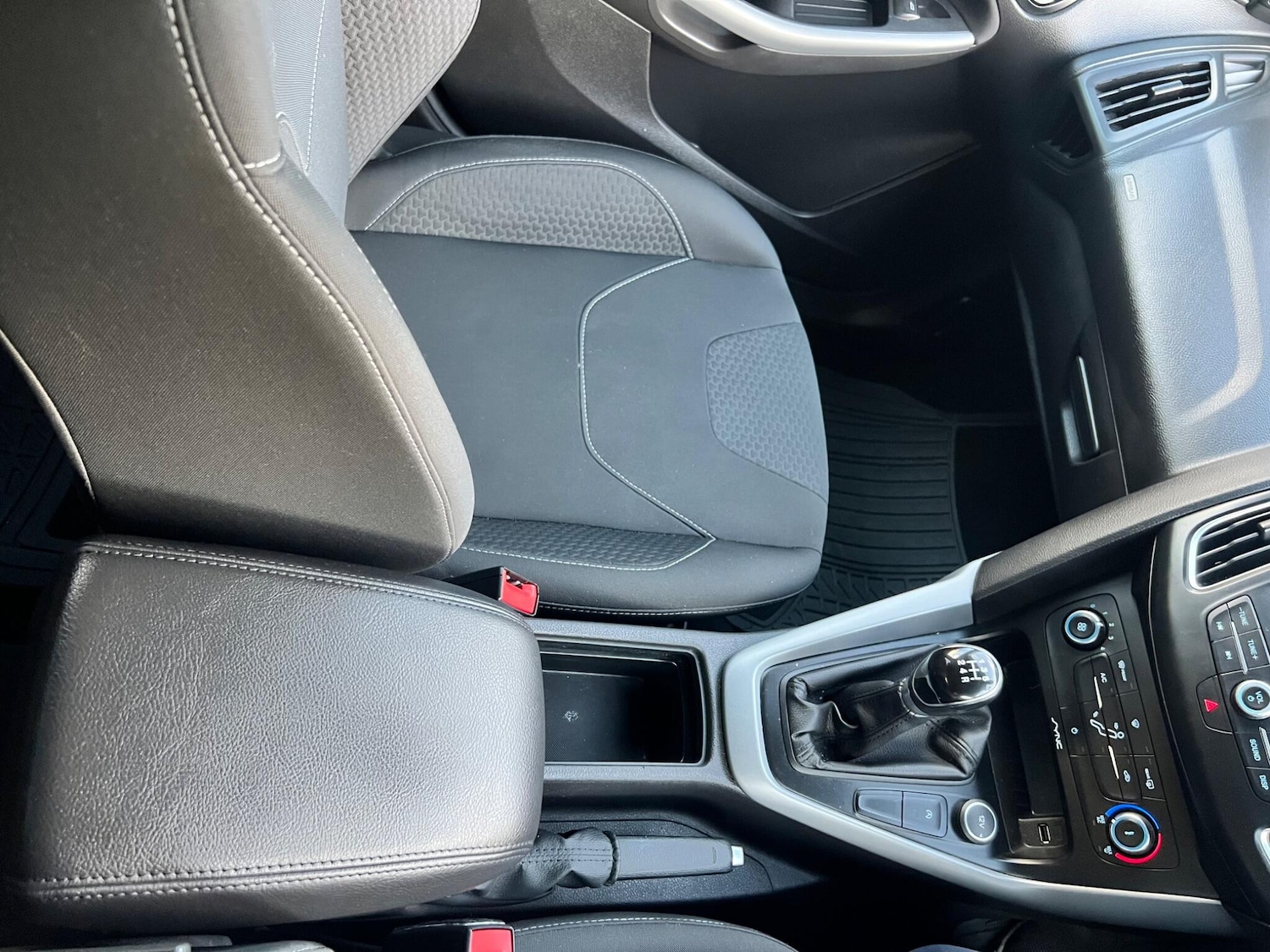 Used Ford Focus 2014 for sale - 76388297: Photo 11