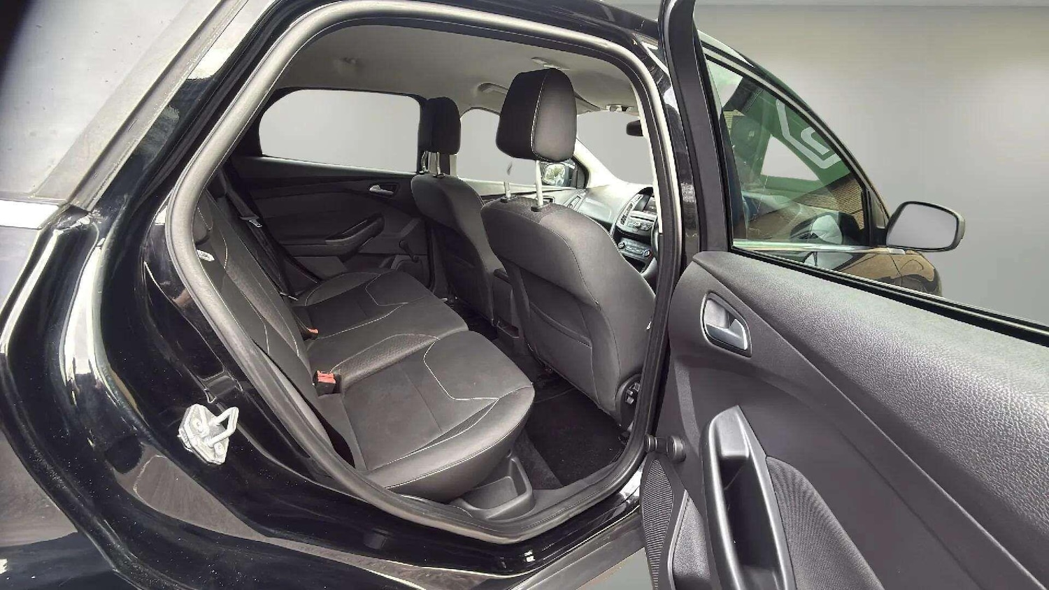 Used Ford Focus 2015 for sale - 76865339: Photo 12