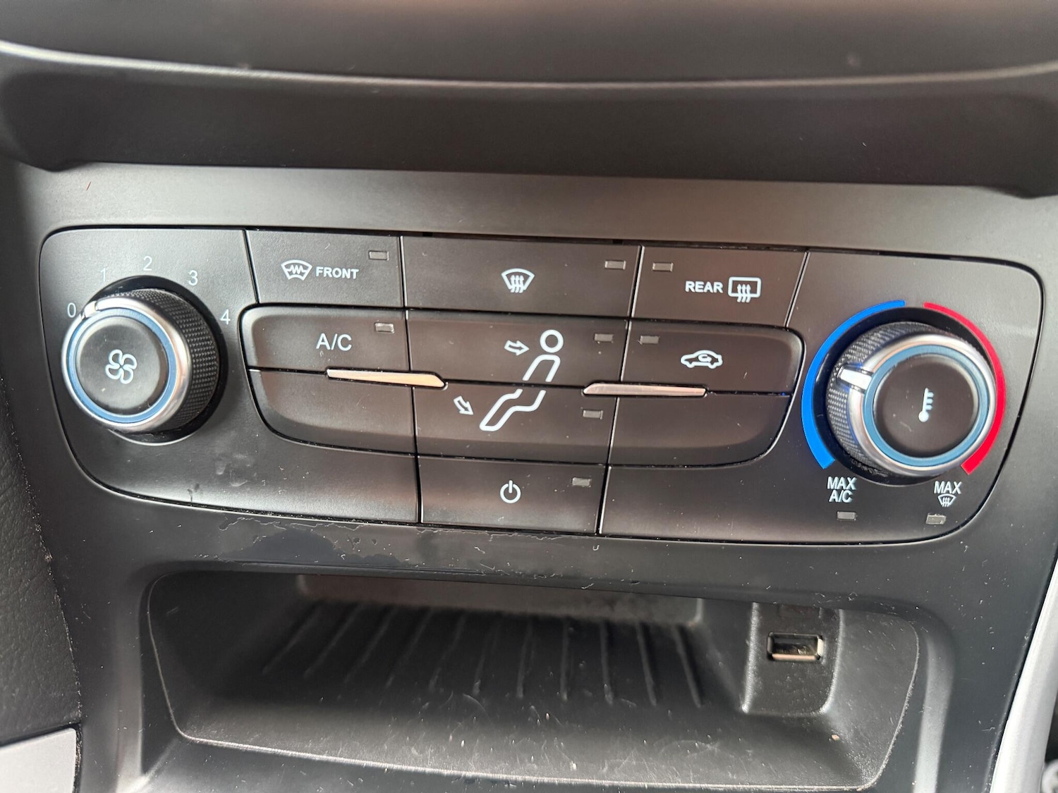 Used Ford Focus 2015 for sale - 76865339: Photo 41