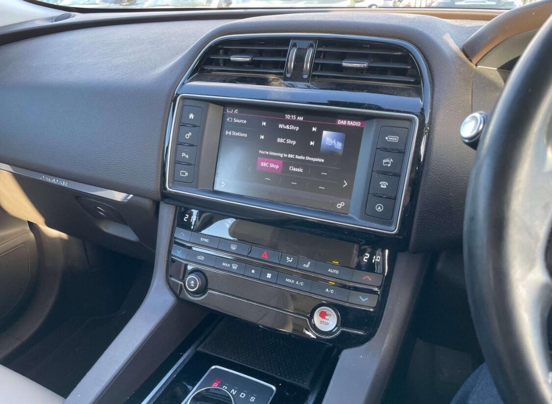 Used Jaguar F-Pace 2016 for sale - 76865693: Photo 12