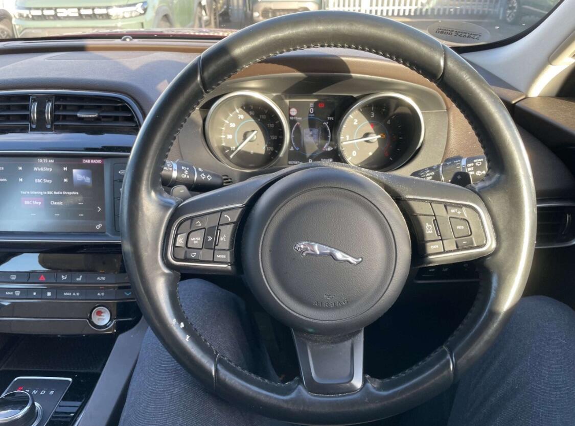 Used Jaguar F-Pace 2016 for sale - 76865693: Photo 14