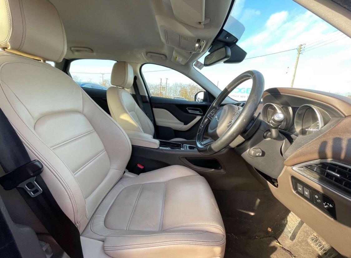 Used Jaguar F-Pace 2016 for sale - 76865693: Photo 9