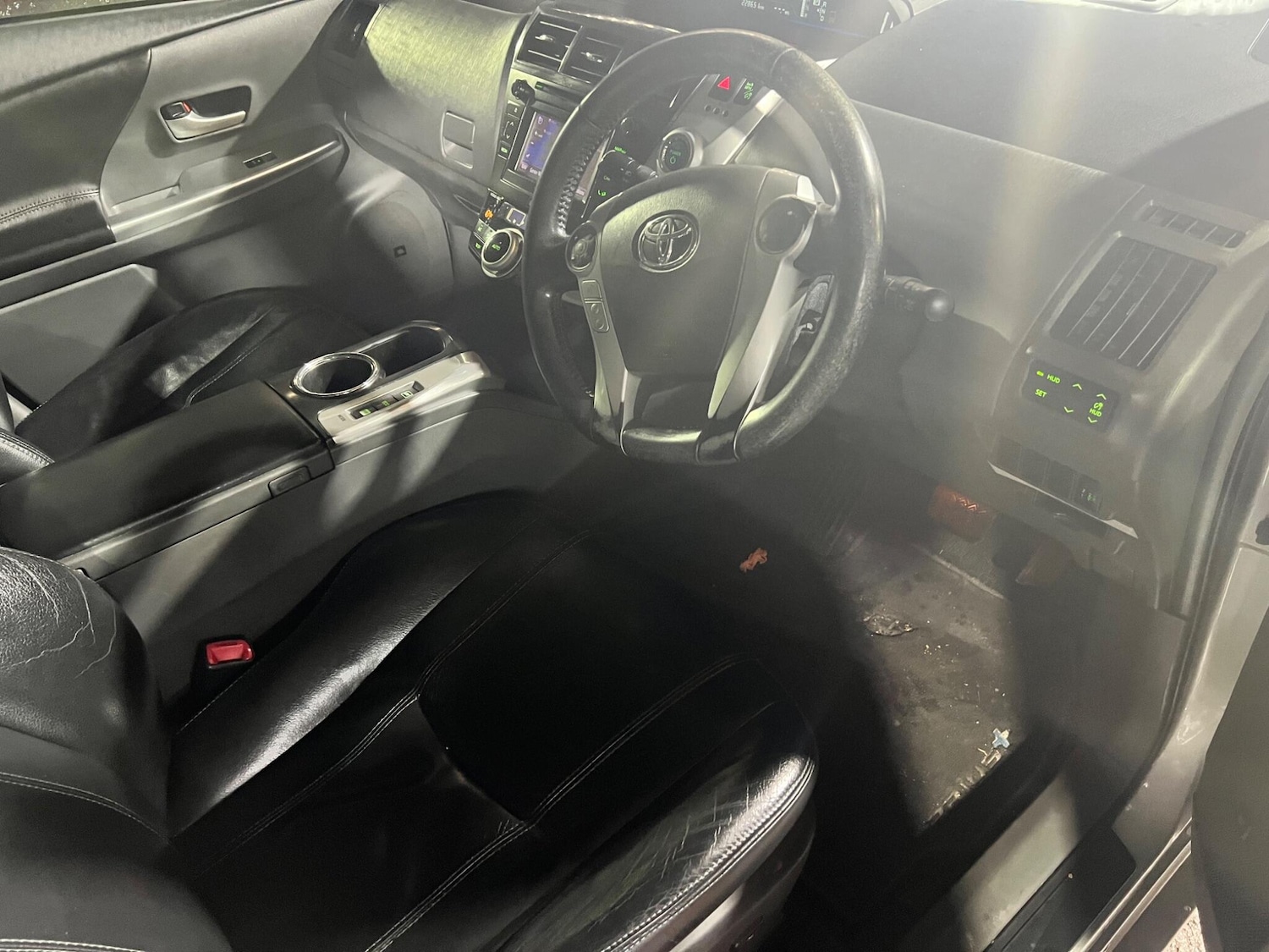 Used Toyota Prius+ 2014 for sale - 76408939: Photo 2