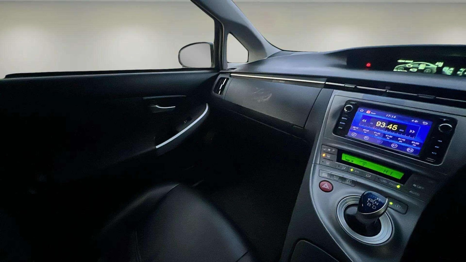 Used Toyota Prius 2018 for sale - 76781797: Photo 24