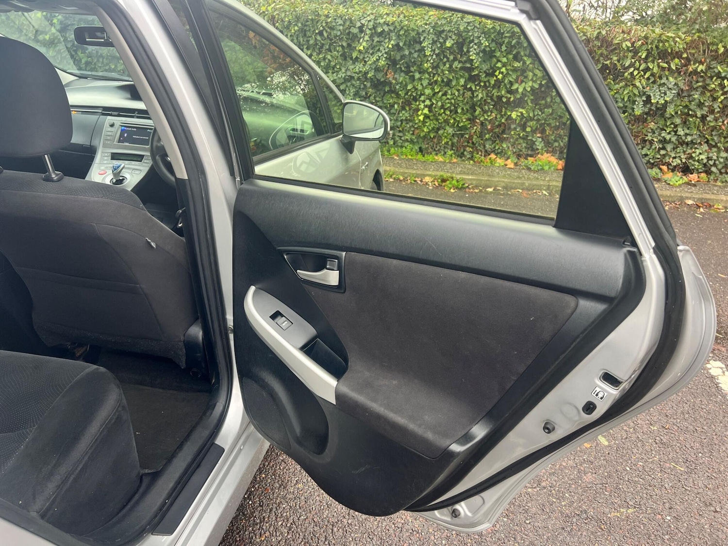 Used Toyota Prius 2015 for sale - 76689941: Photo 30