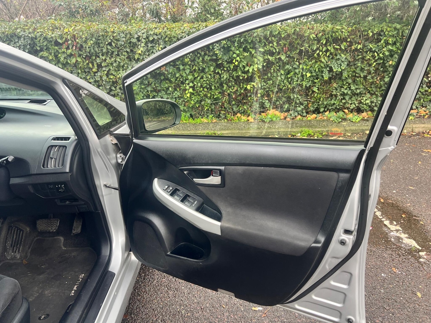 Used Toyota Prius 2015 for sale - 76689941: Photo 32