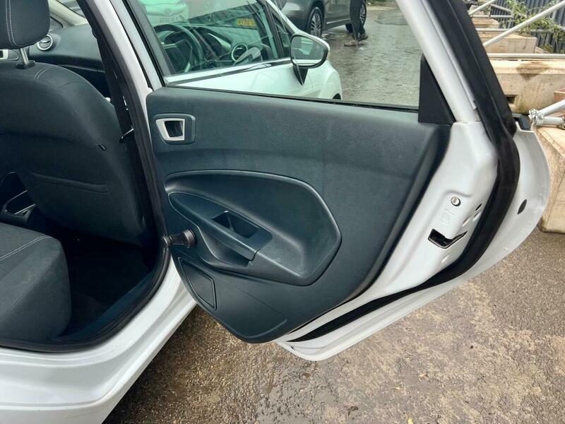 Used Ford Fiesta 2012 for sale - 76384768: Photo 32