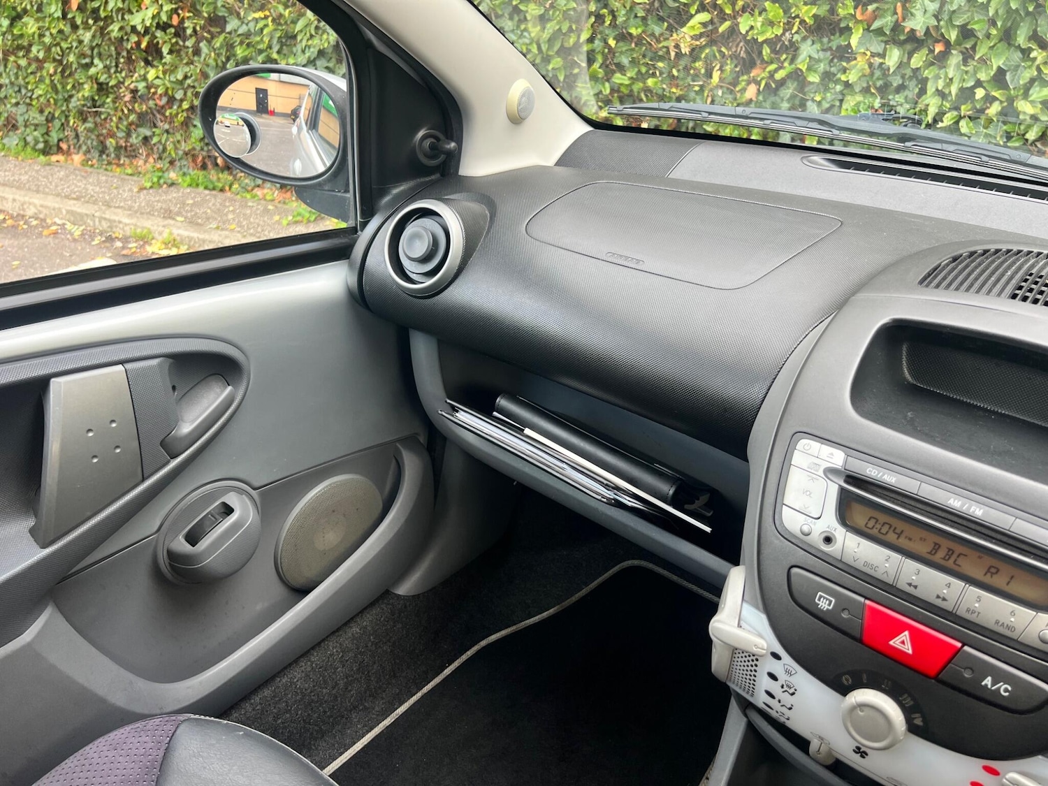 Used Toyota AYGO 2011 for sale - 76384764: Photo 11