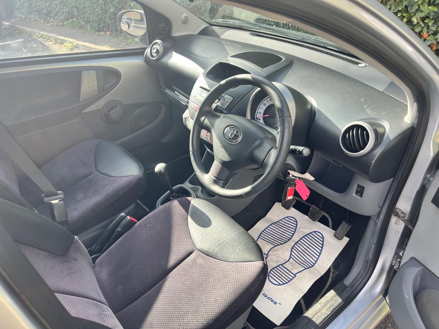 Used Toyota AYGO 2011 for sale - 76384764: Photo 15