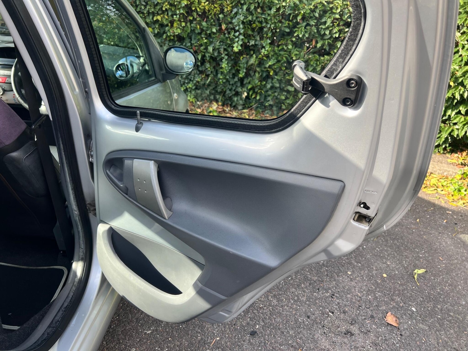 Used Toyota AYGO 2011 for sale - 76384764: Photo 25