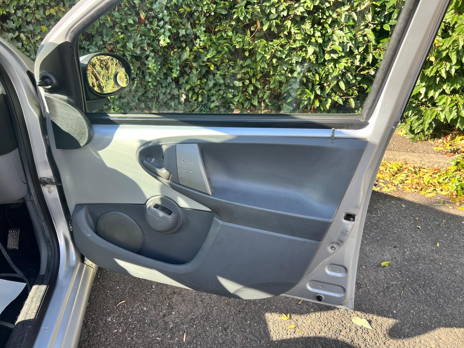 Used Toyota AYGO 2011 for sale - 76384764: Photo 26