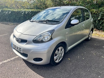 Used Toyota AYGO 2011 for sale - 76384764: Photo