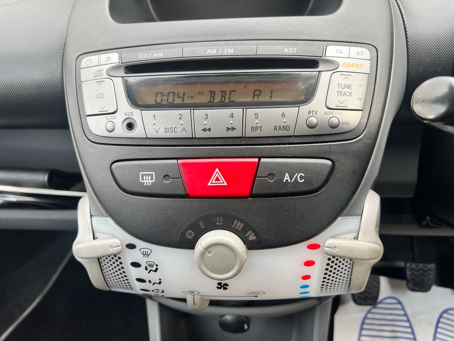 Used Toyota AYGO 2011 for sale - 76384764: Photo 49