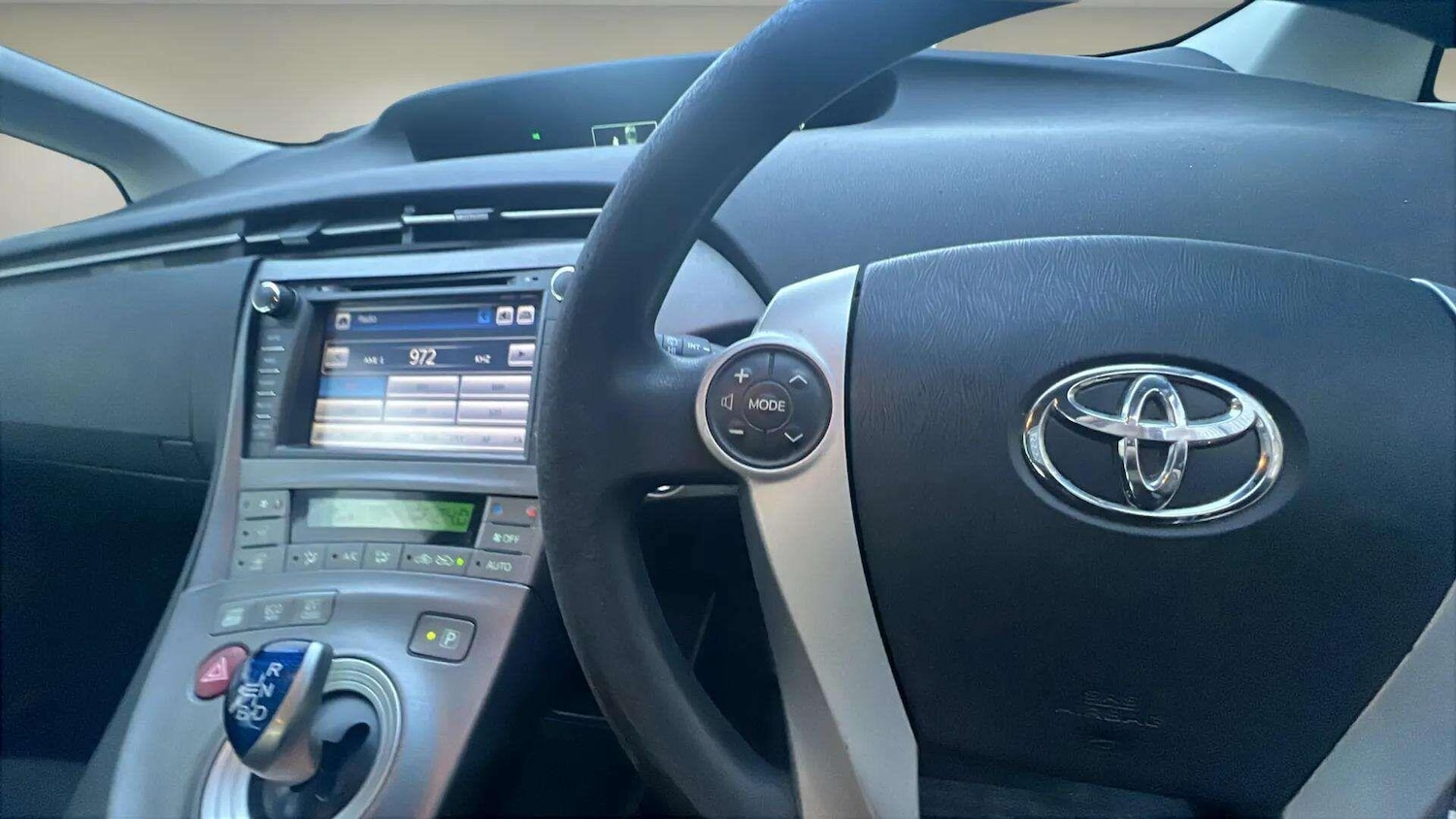 Used Toyota Prius 2018 for sale - 76913915: Photo 10