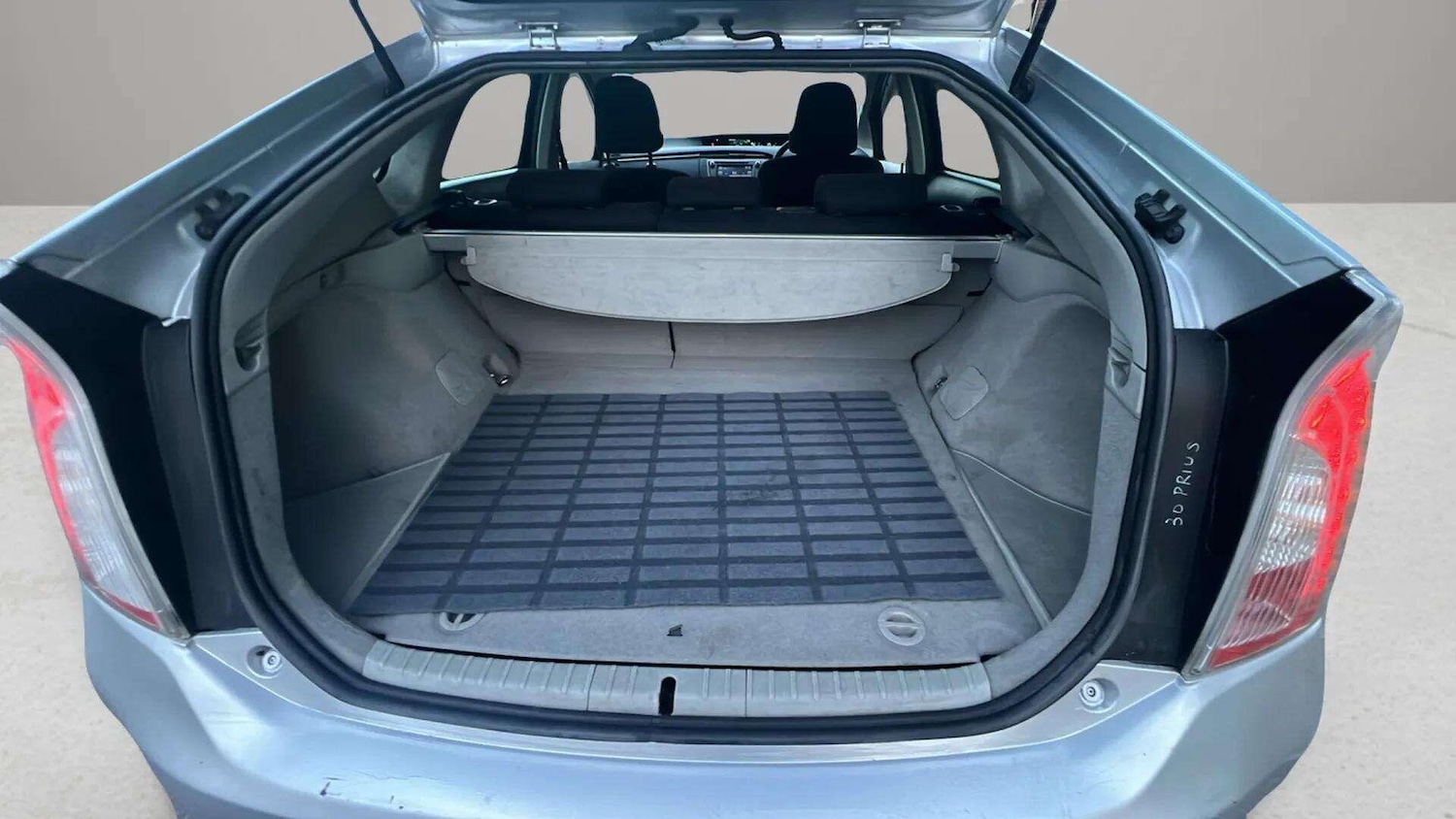 Used Toyota Prius 2018 for sale - 76913915: Photo 28