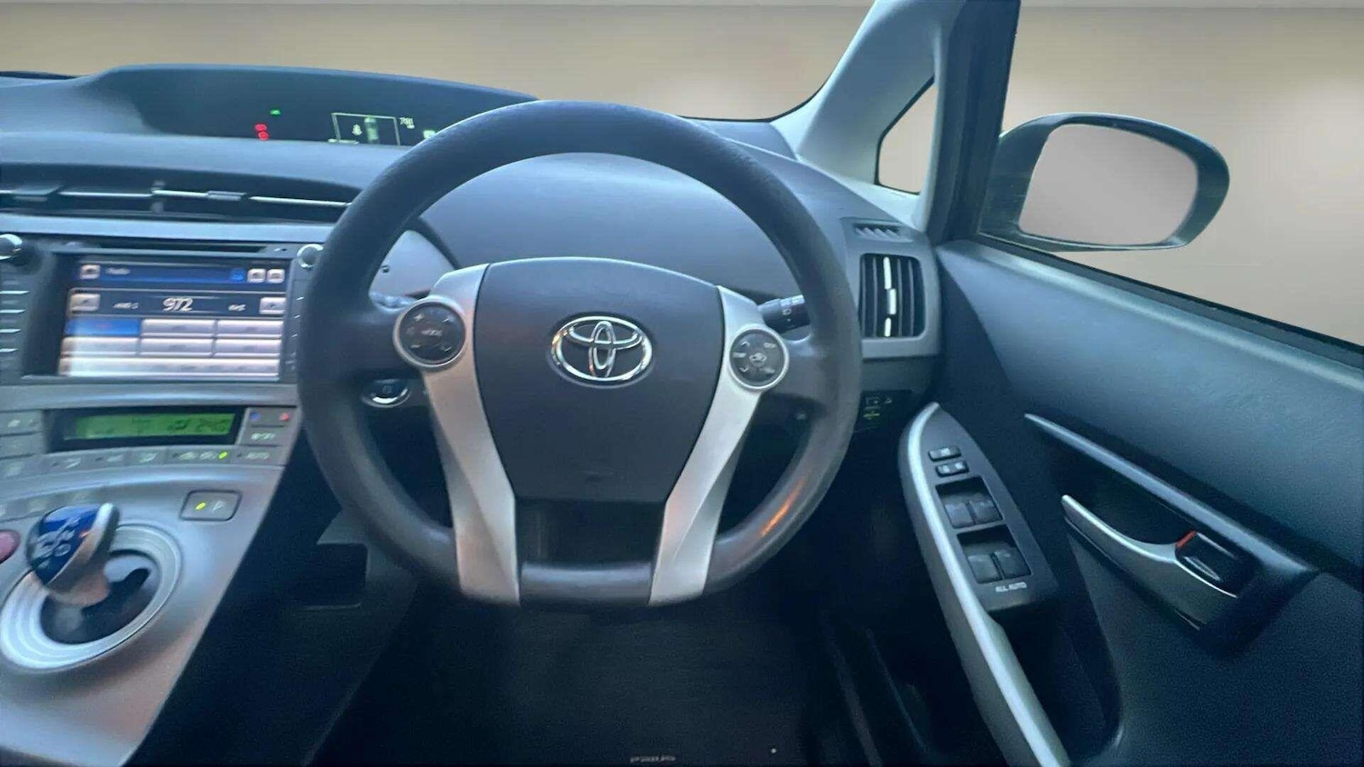 Used Toyota Prius 2018 for sale - 76913915: Photo 30