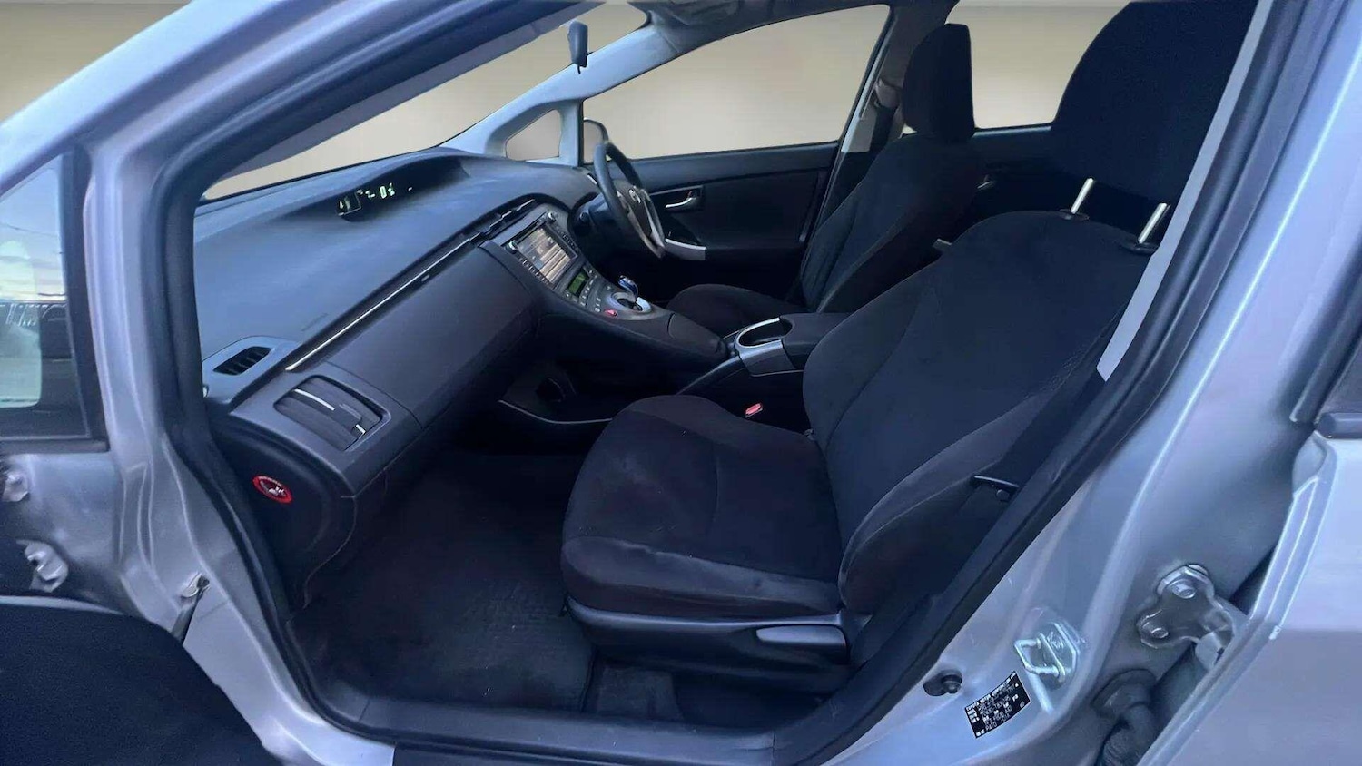 Used Toyota Prius 2018 for sale - 76913915: Photo 32