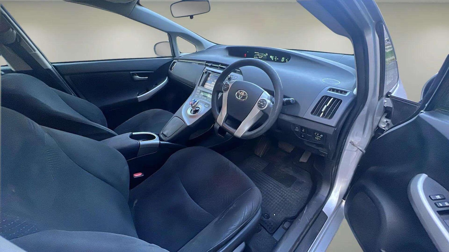 Used Toyota Prius 2018 for sale - 76913915: Photo 36