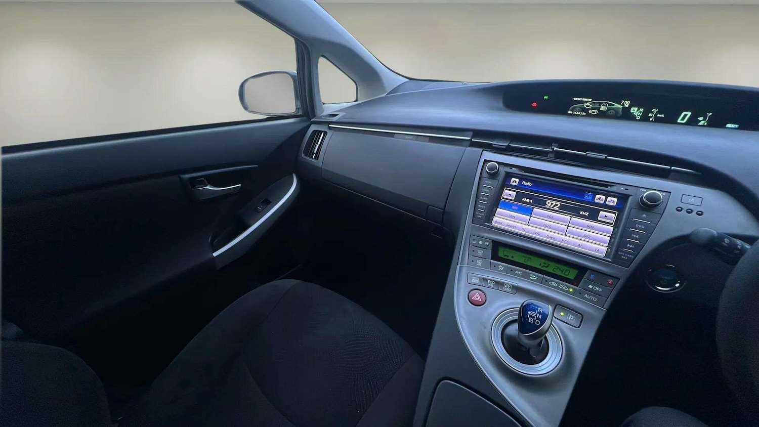 Used Toyota Prius 2018 for sale - 76913915: Photo 7