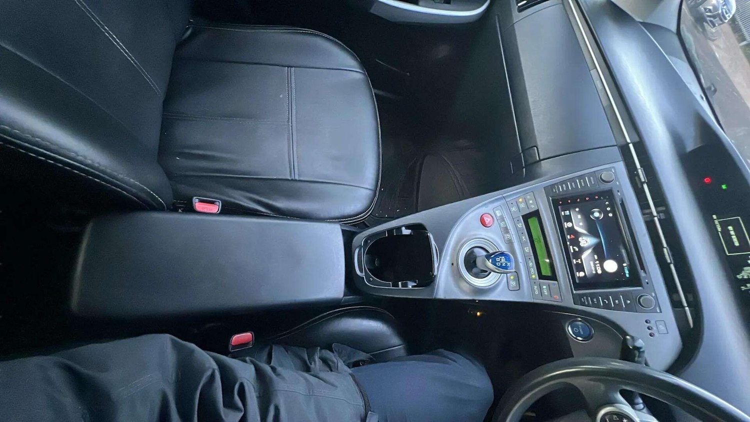 Used Toyota Prius 2018 for sale - 76780908: Photo 12