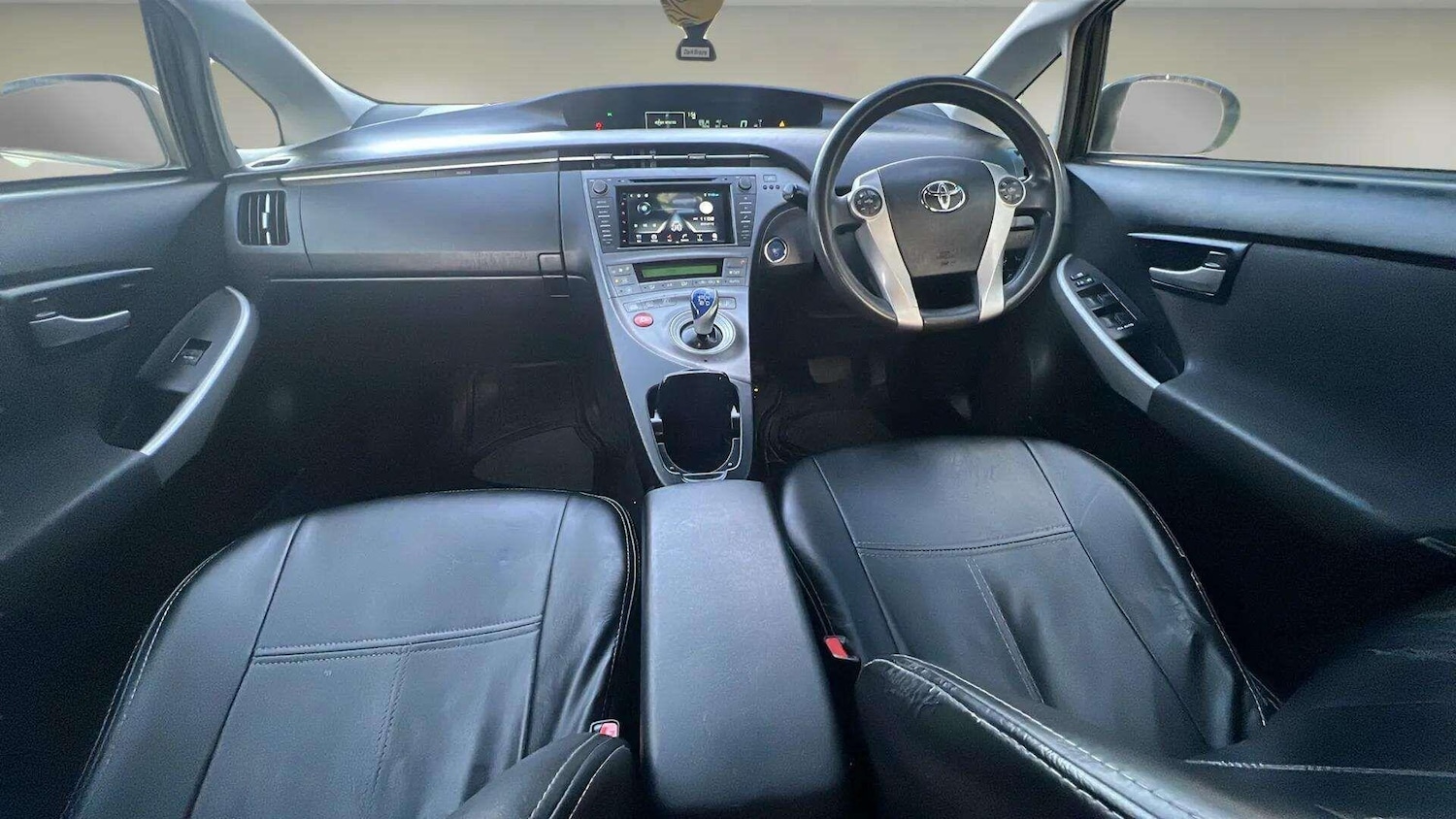 Used Toyota Prius 2018 for sale - 76780908: Photo 16