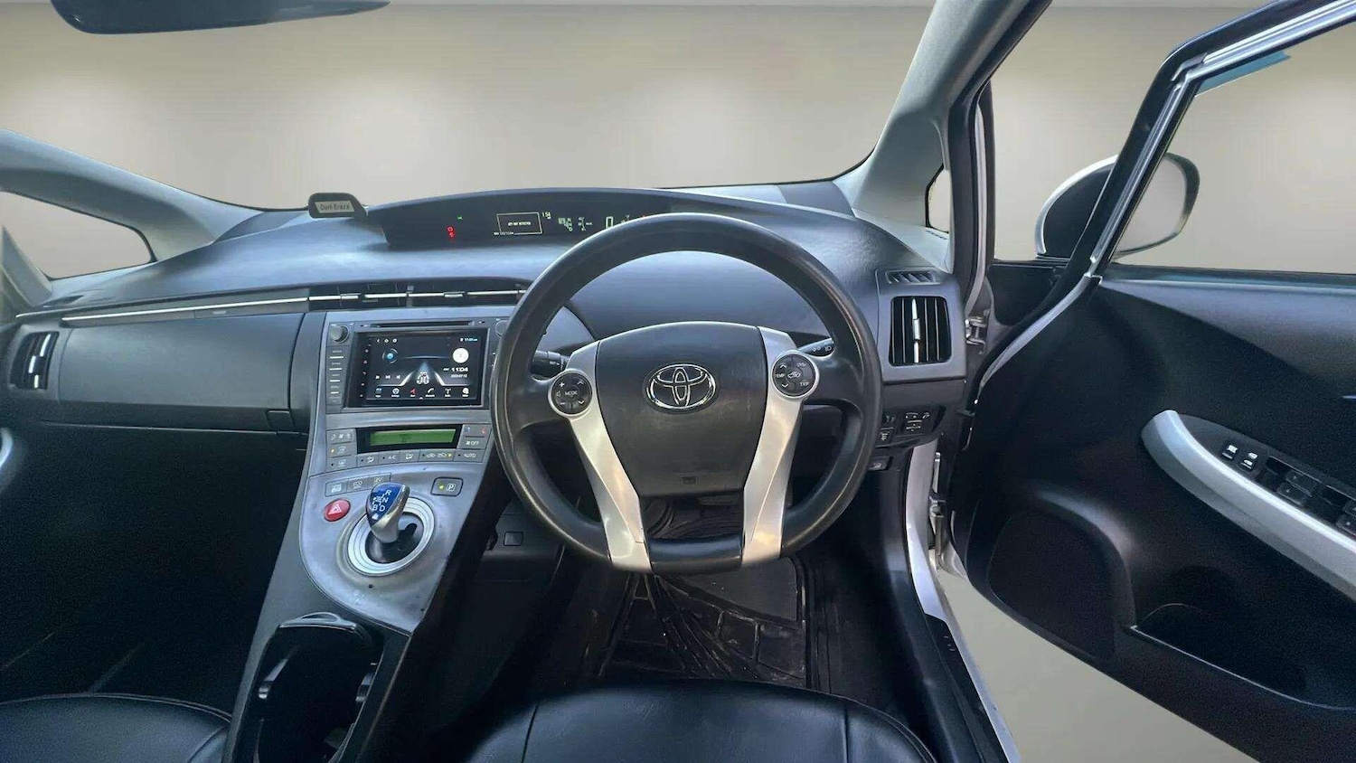 Used Toyota Prius 2018 for sale - 76780908: Photo 17