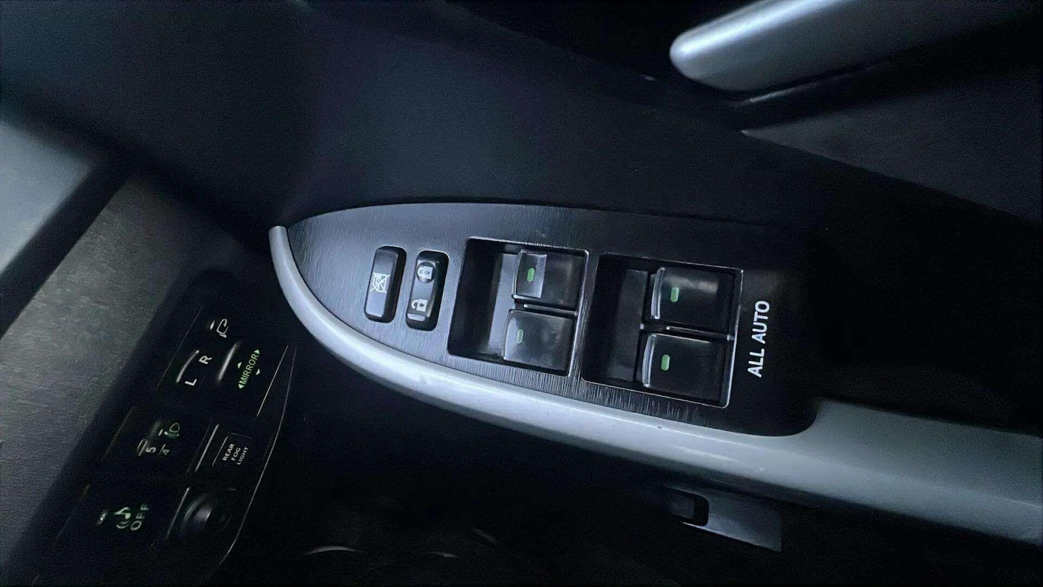 Used Toyota Prius 2018 for sale - 76780908: Photo 19