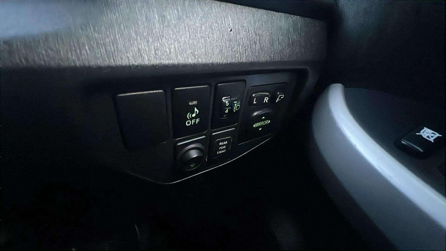 Used Toyota Prius 2018 for sale - 76780908: Photo 21