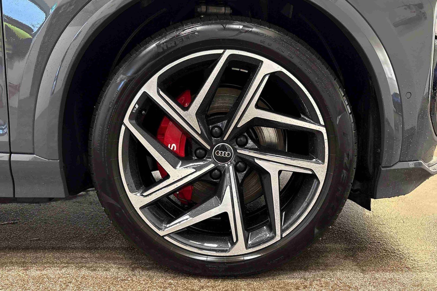 Used Audi Q6 e-tron 2024 for sale - 77628299: Photo 5