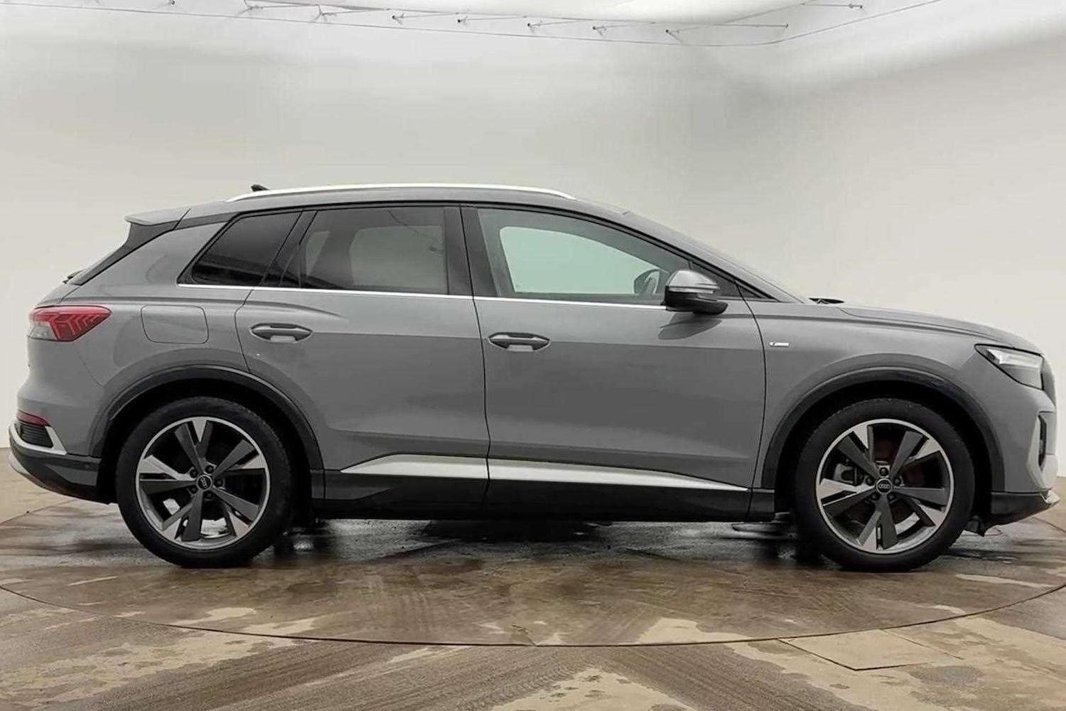 Used Audi Q4 e-tron 2023 for sale - 77842532: Photo 4