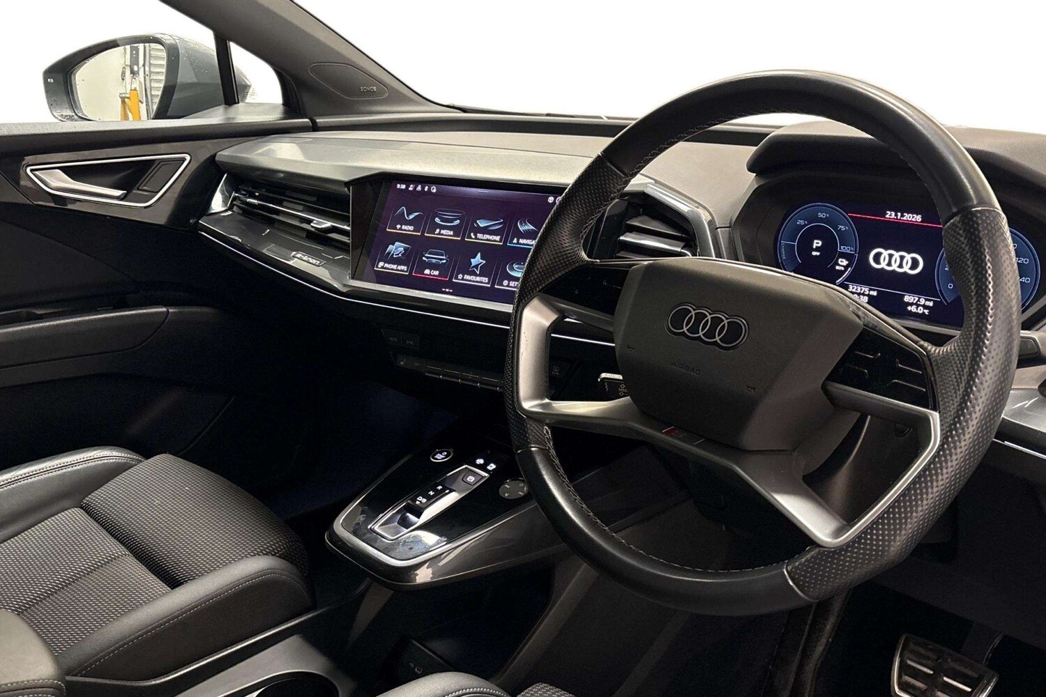 Used Audi Q4 e-tron 2023 for sale - 77842532: Photo 6