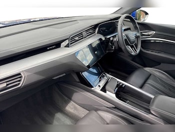 Used Audi Q8 2023 for sale - 75212555: Photo
