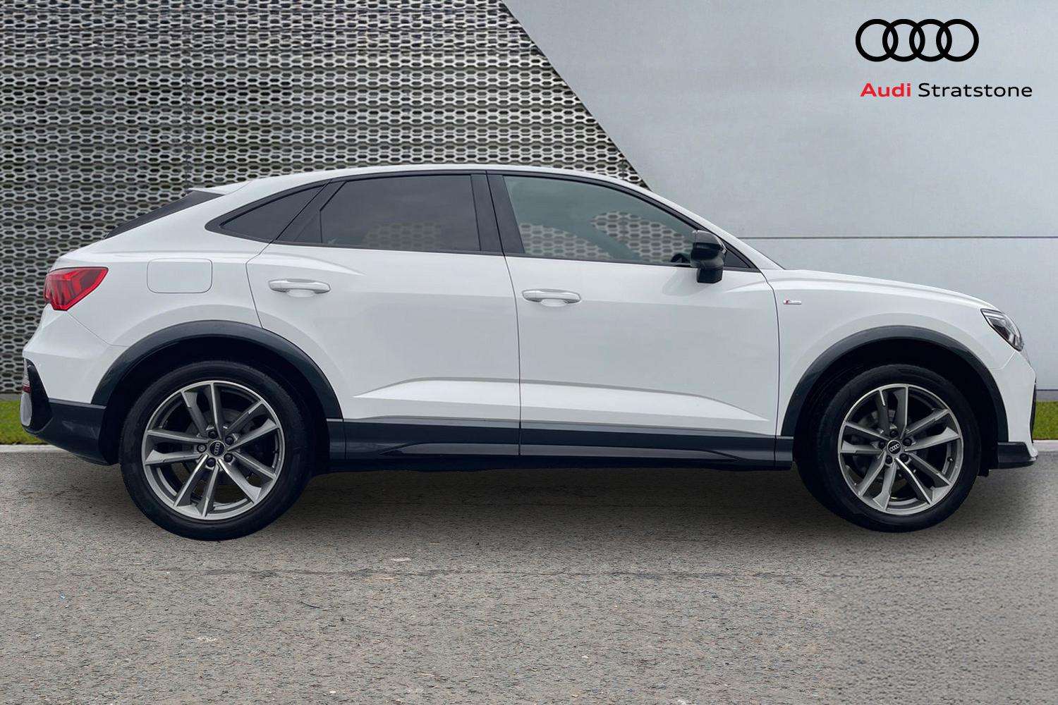 Used Audi Q3 2021 for sale - 77233005: Photo 4